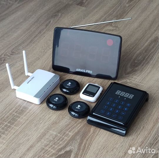 Кнопка вызова официанта, часы, табло, пуль, репите