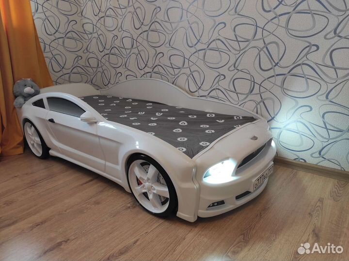 Детская кровать машина с матрасом