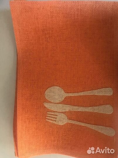 4 салфетки на стол размер 45 на 30, совершенно нов