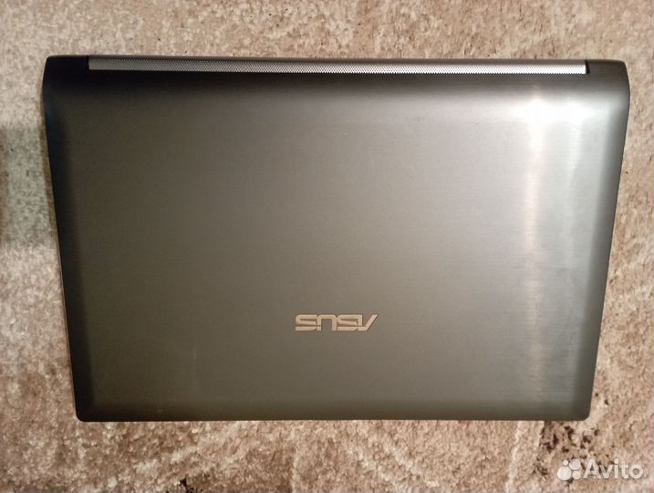 Ноутбук asus