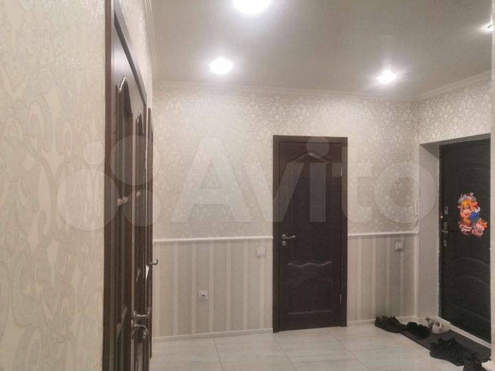 2-к. квартира, 64,3 м², 1/8 эт.