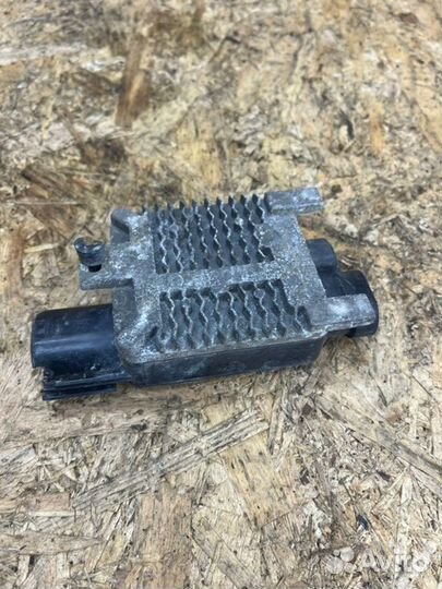 Блок управления вентилятором Ford Focus 2 2010