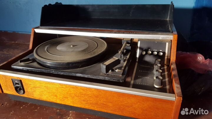 Проигрыватель винила Вега