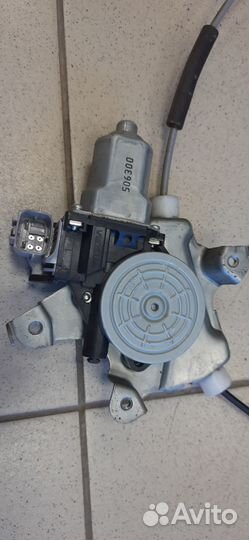 Стеклоподъемники правых дверей almera G15