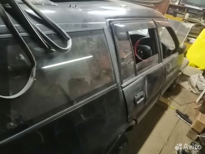 Toyota Sprinter Carib 1.6 AT, 1993, битый, 300 000 км