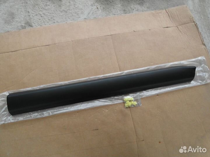 Молдинг двери передней правой Nissan X-Trail T31