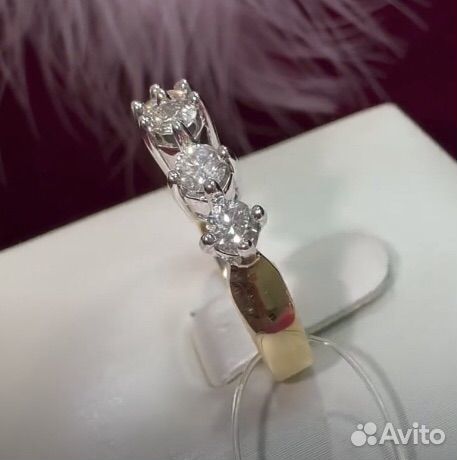 Золотое кольцо с бриллиантами, 