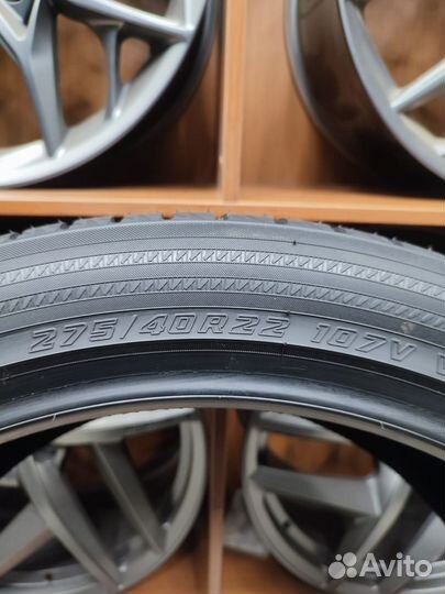 Yokohama BluEarth Winter V906 275/40 R22 и 315/35 R22 107V