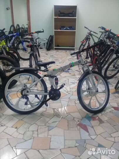 Велосипед зелено - белый скоростной