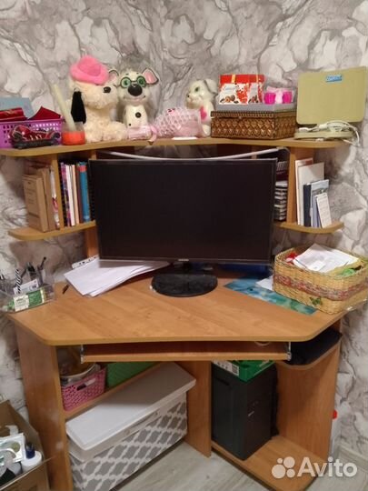 Компьютерный стол