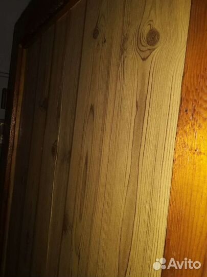 Дверь входная деревянная