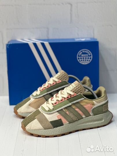 Кроссовки Adidas retropy e5