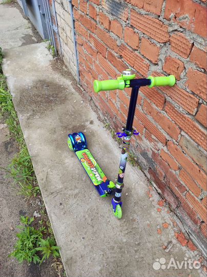 Самокат детский трехколесный новый