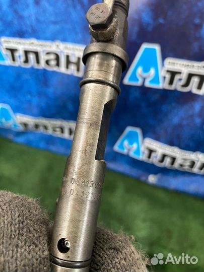 Форсунка топливная Audi A4 B6 AKE 2002