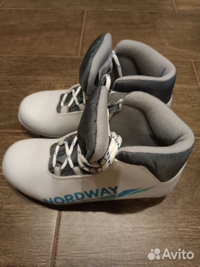 Лыжные ботинки детские 36й размер