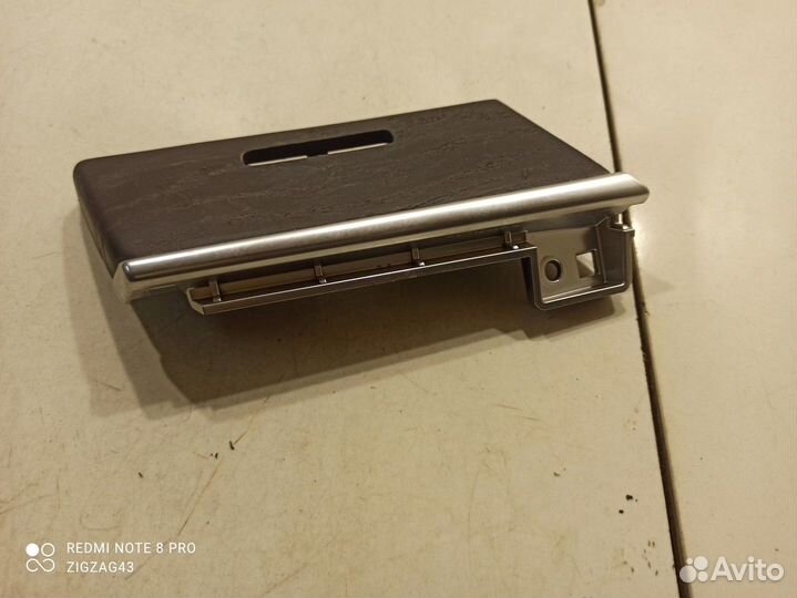 Накладка торпедо(декоративная) левая (Kia K900 II)