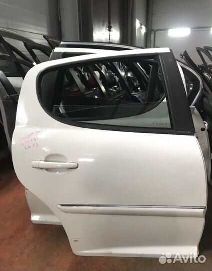 Дверь задняя правая peugeot 207