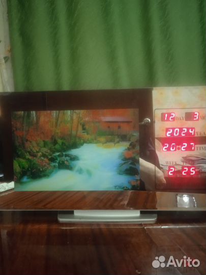 Часы электрические настольные, календарь