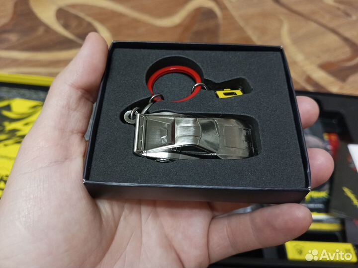 Коллекционный брелок cyberpunk 2077 v-quadra