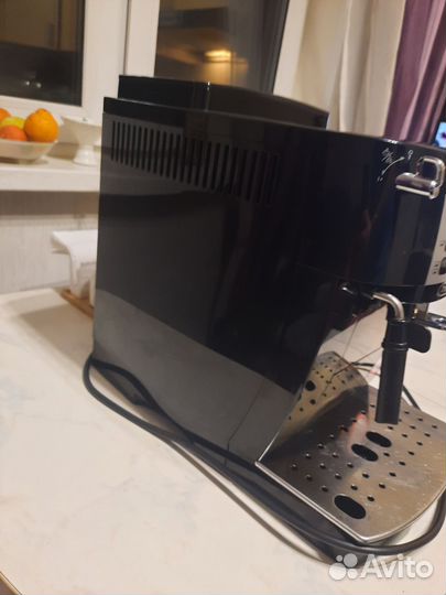Кофемашина Delonghi Magnifica s