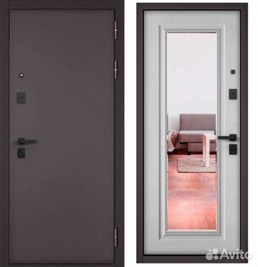 Дверь с зеркалом