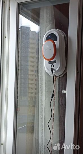 Робот мойщик окон