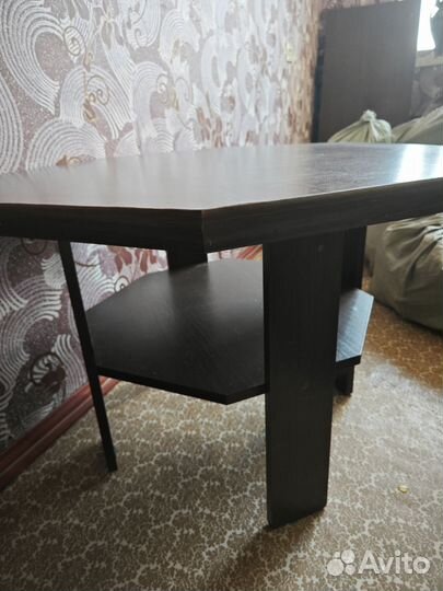 Журнальный столик