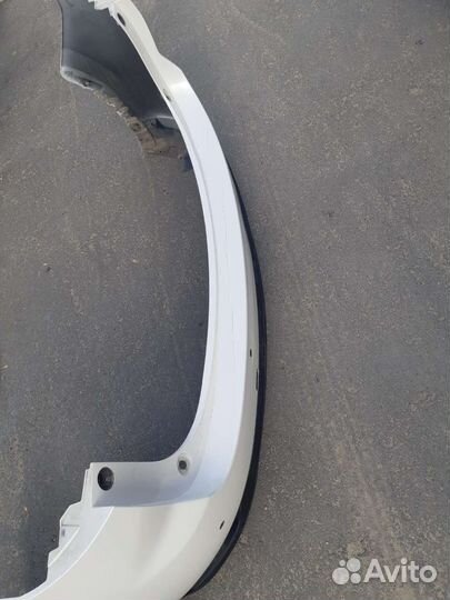 Бампер задний б/у,требуется ремонт