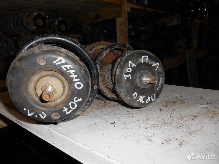 Стойка левая Peugeot 307 Пежо 307