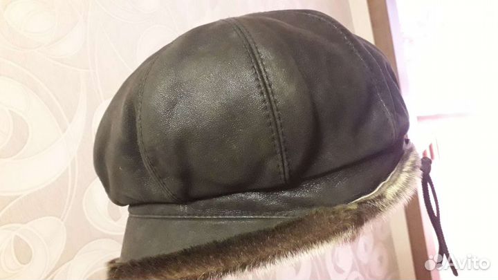 Кепка женская кожаная на меху зимняя