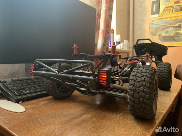 Свет на traxxas slash/RH 9emu e revo summit ex3