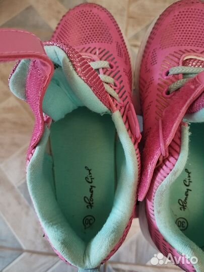 Кроссовки для девочки