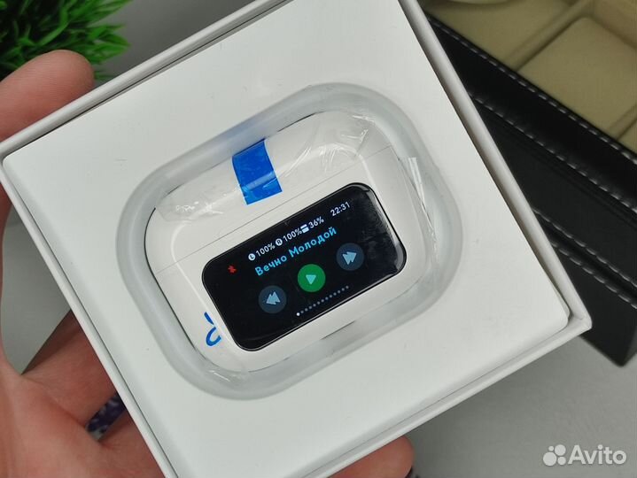 Те самые airpods с сенсорным дисплеем