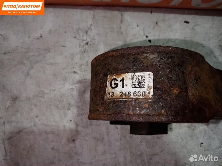 Подушка крепления двигателя задняя Opel Astra J