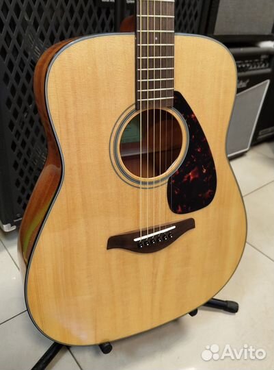 Акустическая гитара Yamaha FG800