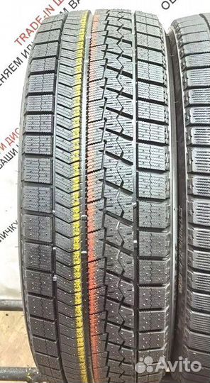 Bridgestone Blizzak VRX2 215/55 R17 91N