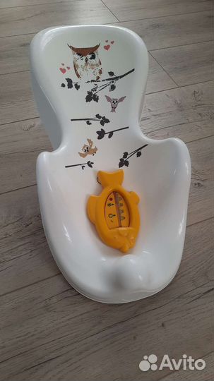 Горка для купания и термометр