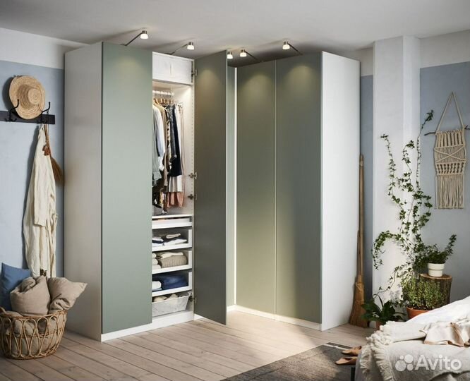 Угловой шкаф