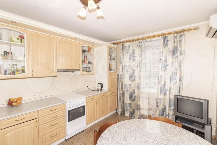 2-к. квартира, 66 м², 2/10 эт.