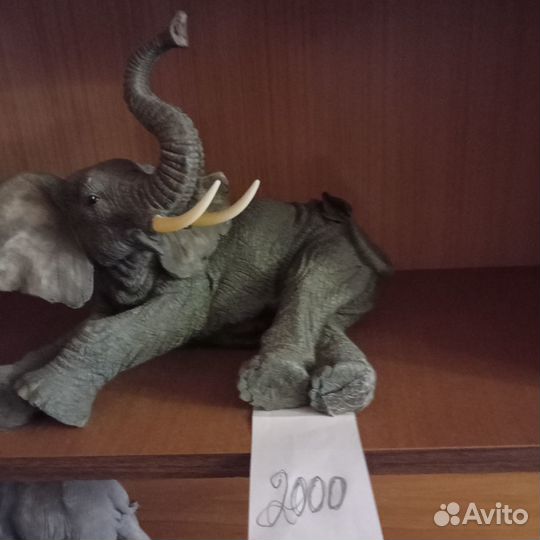 Фигурка слона