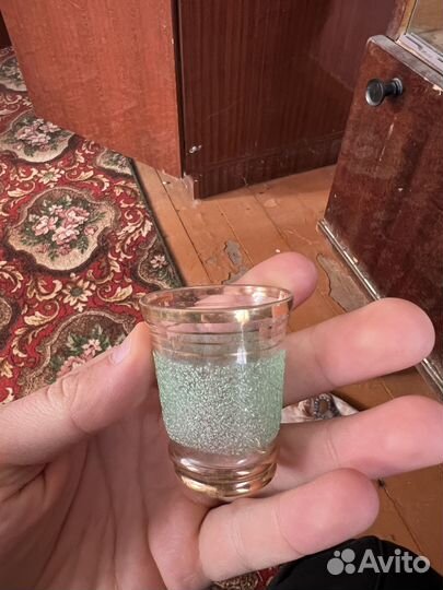 Посуда старая вроде фарфор