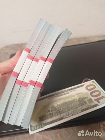 50 тыс бутафорских долларов (5 пачек 100 дол)