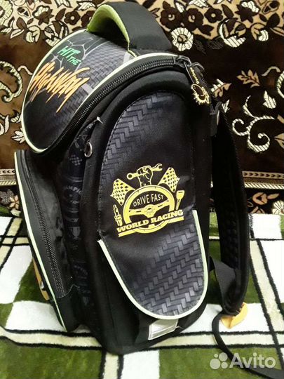 Школьный рюкзак