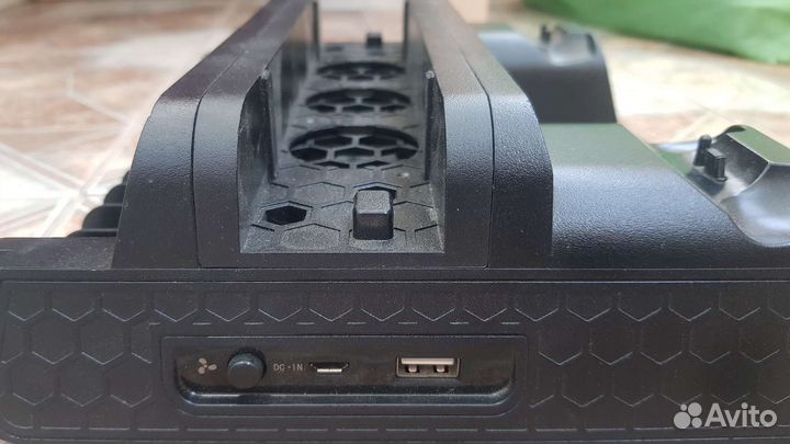 Охлаждающая подставка PS4