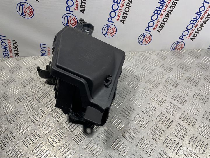 Корпус блока предохранителей Renault Sandero 1