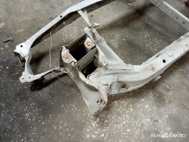 Рамка радиатора передняя Toyota Avensis AT220