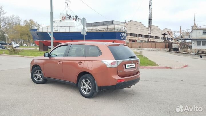 Mitsubishi Outlander 2.0 CVT, 2012, 121 900 км