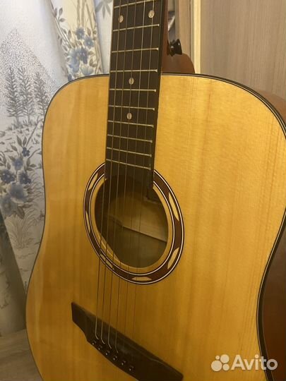 Акустическая гитара