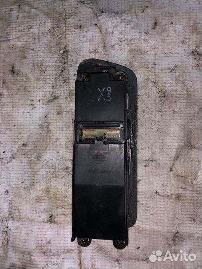 Блок управления стеклоподъемниками Nissan Maxima