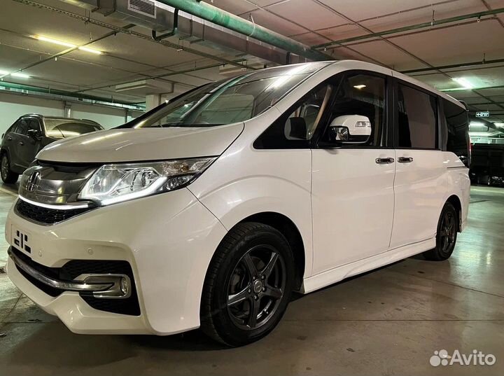 Honda Stepwgn 1.5 CVT, 2017, 89 700 км